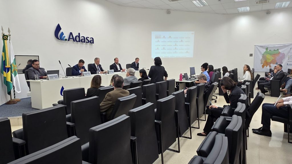 Adasa realiza audiência pública para discutir reajuste tarifário da água e esgoto no DF 2 WhatsApp Image 2025 04 08 at 14.42.08 2